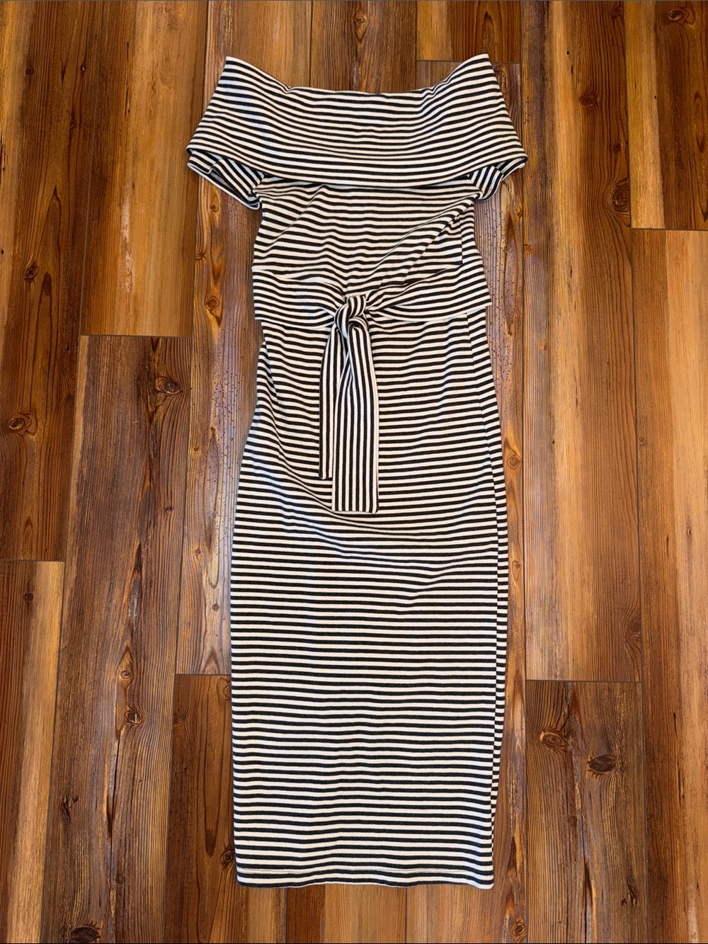 Vici off the shoulder dress size medium